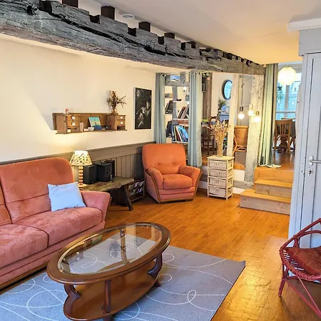 Hébergement de vacances La Bi-coque Du Courtgain, Charmante Et Atypique *