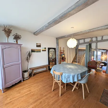 Holiday home La Bi-coque Du Courtgain *